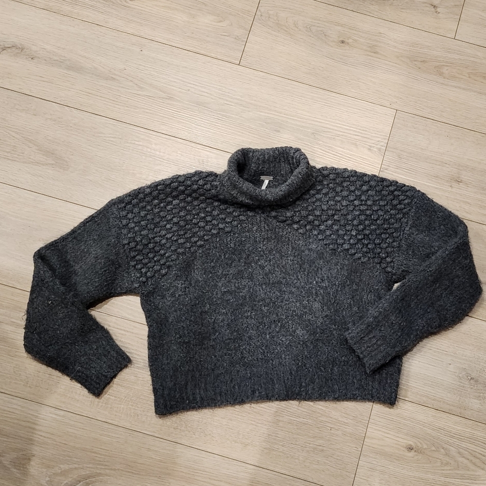 Free People Women's Gray Turtleneck Sweater